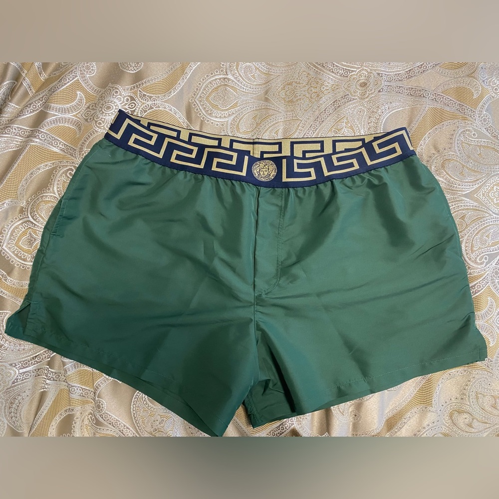 NWOT Versace Greca border men’s swim shorts size 8 brand new
